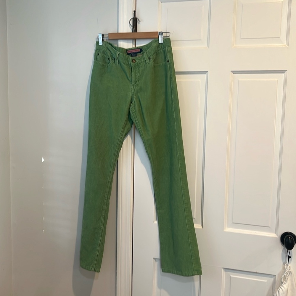 Vineyard Vines green cords size 6